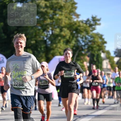 07.09.2025 - BARMER Alsterlauf Dr. Thomas Lammeyer http://msf.ph/oto/8712798 07.09.2025 09:43:08 Laufen 10, 3288, 3493, 4864 meine-sportfotos.de