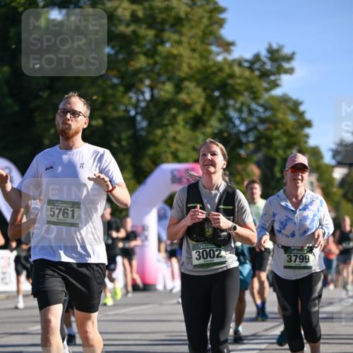 07.09.2025 - BARMER Alsterlauf Dr. Thomas Lammeyer http://msf.ph/oto/8712846 07.09.2025 09:43:16 Laufen 6, 5761, 3002, 3799 meine-sportfotos.de