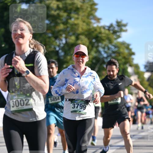 07.09.2025 - BARMER Alsterlauf Dr. Thomas Lammeyer http://msf.ph/oto/8712854 07.09.2025 09:43:17 Laufen 3002, 5854, 3799 meine-sportfotos.de