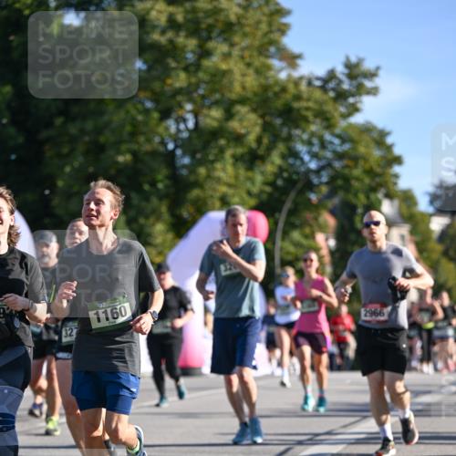 07.09.2025 - BARMER Alsterlauf Dr. Thomas Lammeyer http://msf.ph/oto/8713020 07.09.2025 09:43:46 Laufen 327, 1160, 2966 meine-sportfotos.de