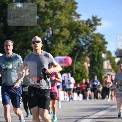 07.09.2025 - BARMER Alsterlauf Dr. Thomas Lammeyer http://msf.ph/oto/8713034 07.09.2025 09:43:48 Laufen 3201, 2966 meine-sportfotos.de