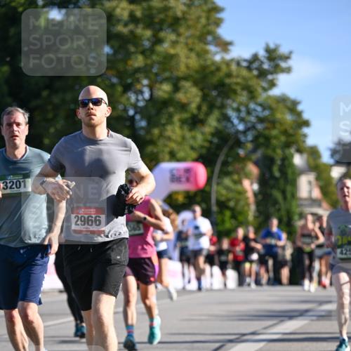 07.09.2025 - BARMER Alsterlauf Dr. Thomas Lammeyer http://msf.ph/oto/8713035 07.09.2025 09:43:48 Laufen 3201, 136, 2966, 425 meine-sportfotos.de