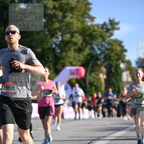 07.09.2025 - BARMER Alsterlauf Dr. Thomas Lammeyer http://msf.ph/oto/8713038 07.09.2025 09:43:48 Laufen 136, 2966 meine-sportfotos.de