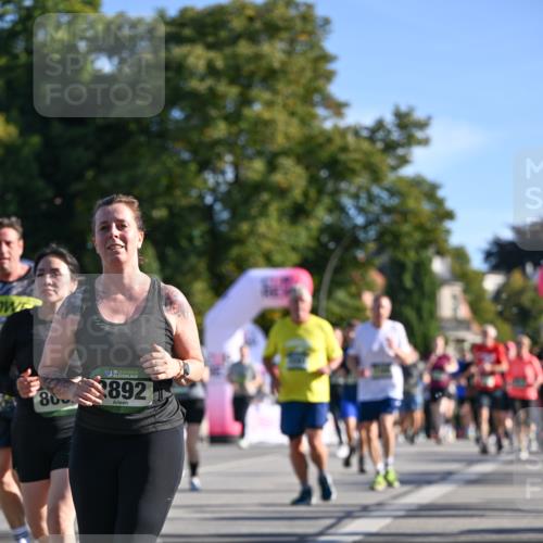 07.09.2025 - BARMER Alsterlauf Dr. Thomas Lammeyer http://msf.ph/oto/8713119 07.09.2025 09:44:06 Laufen 80, 36, 2892 meine-sportfotos.de