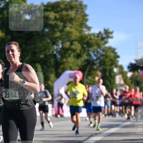 07.09.2025 - BARMER Alsterlauf Dr. Thomas Lammeyer http://msf.ph/oto/8713121 07.09.2025 09:44:06 Laufen 36, 2892 meine-sportfotos.de