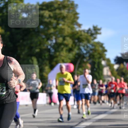 07.09.2025 - BARMER Alsterlauf Dr. Thomas Lammeyer http://msf.ph/oto/8713123 07.09.2025 09:44:07 Laufen 02 meine-sportfotos.de