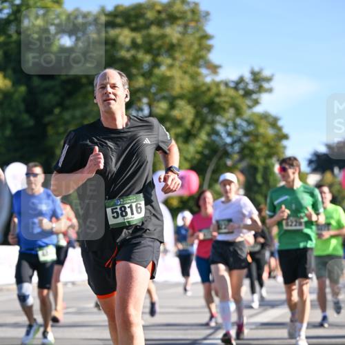 07.09.2025 - BARMER Alsterlauf Dr. Thomas Lammeyer http://msf.ph/oto/8713247 07.09.2025 09:44:26 Laufen 36, 5816 meine-sportfotos.de