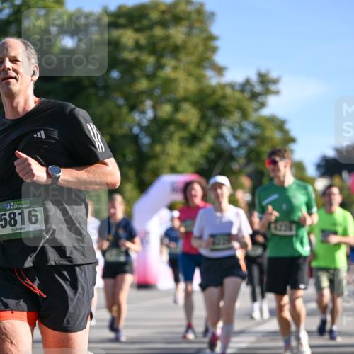 07.09.2025 - BARMER Alsterlauf Dr. Thomas Lammeyer http://msf.ph/oto/8713251 07.09.2025 09:44:27 Laufen 36, 5816, 54 meine-sportfotos.de