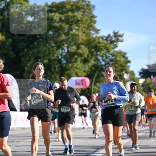 07.09.2025 - BARMER Alsterlauf Dr. Thomas Lammeyer http://msf.ph/oto/8713384 07.09.2025 09:44:49 Laufen 6090, 3732, 6092, 8195 meine-sportfotos.de