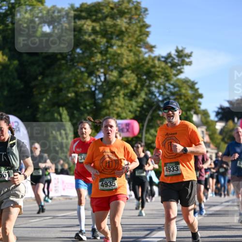 07.09.2025 - BARMER Alsterlauf Dr. Thomas Lammeyer http://msf.ph/oto/8713411 07.09.2025 09:44:53 Laufen 561, 34, 4935, 4933, 7519 meine-sportfotos.de