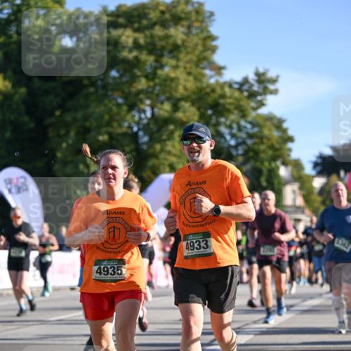 07.09.2025 - BARMER Alsterlauf Dr. Thomas Lammeyer http://msf.ph/oto/8713416 07.09.2025 09:44:54 Laufen 4935, 4933, 5362 meine-sportfotos.de