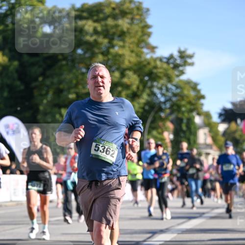 07.09.2025 - BARMER Alsterlauf Dr. Thomas Lammeyer http://msf.ph/oto/8713437 07.09.2025 09:44:57 Laufen 5362 meine-sportfotos.de
