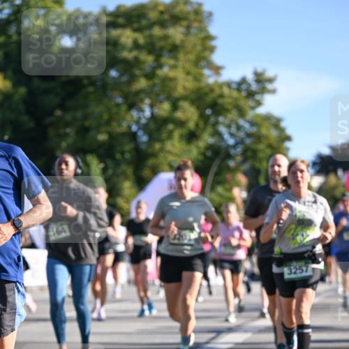 07.09.2025 - BARMER Alsterlauf Dr. Thomas Lammeyer http://msf.ph/oto/8713470 07.09.2025 09:45:03 Laufen 164, 3257 meine-sportfotos.de
