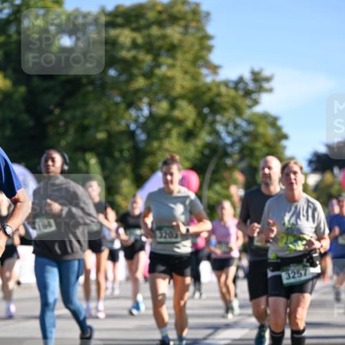07.09.2025 - BARMER Alsterlauf Dr. Thomas Lammeyer http://msf.ph/oto/8713471 07.09.2025 09:45:03 Laufen 164, 3203, 3257 meine-sportfotos.de