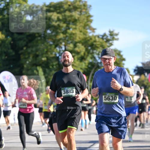 07.09.2025 - BARMER Alsterlauf Dr. Thomas Lammeyer http://msf.ph/oto/8713500 07.09.2025 09:45:08 Laufen 2895, 3883, 136, 5630, 2126 meine-sportfotos.de