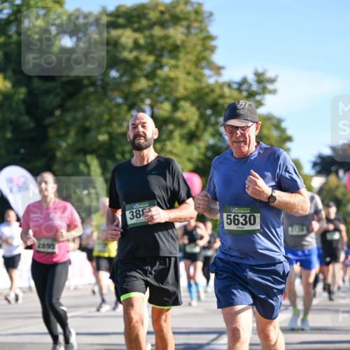 07.09.2025 - BARMER Alsterlauf Dr. Thomas Lammeyer http://msf.ph/oto/8713501 07.09.2025 09:45:08 Laufen 2895, 38, 36, 5630 meine-sportfotos.de