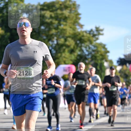 07.09.2025 - BARMER Alsterlauf Dr. Thomas Lammeyer http://msf.ph/oto/8713521 07.09.2025 09:45:12 Laufen 4436, 2128 meine-sportfotos.de