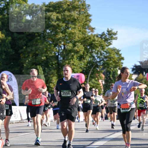 07.09.2025 - BARMER Alsterlauf Dr. Thomas Lammeyer http://msf.ph/oto/8713779 07.09.2025 09:45:53 Laufen 1, 5413, 2558, 4413, 4846, 2442 meine-sportfotos.de