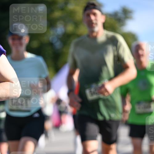 07.09.2025 - BARMER Alsterlauf Dr. Thomas Lammeyer http://msf.ph/oto/8714267 07.09.2025 09:47:20 Laufen 5641 meine-sportfotos.de