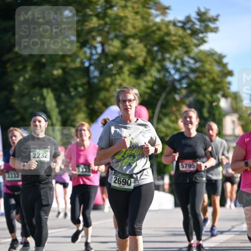 07.09.2025 - BARMER Alsterlauf Dr. Thomas Lammeyer http://msf.ph/oto/8714366 07.09.2025 09:47:37 Laufen 2232, 2690, 5795 meine-sportfotos.de