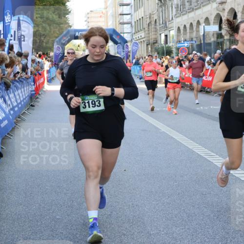 07.09.2025 - BARMER Alsterlauf Strokosch-Dieckow http://msf.ph/oto/8718519 07.09.2025 10:05:09 Ziel 2018, 2102, 2163, 2481, 3114, 3532, 3801, 3930, 4092, 4174, 4371, 4400, 4775, 4783, 4862, 5207, 5229, 5346, 5473, 5588, 5627, 5670, 5937, 6148, 6213, 6241, 6245, 8056, 8286, 8346, 8384, 8453, 8467 meine-sportfotos.de