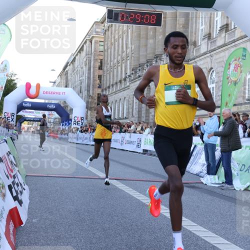 07.09.2025 - BARMER Alsterlauf Strokosch-Dieckow http://msf.ph/oto/8718783 07.09.2025 09:29:07 Ziel 2, 4 meine-sportfotos.de