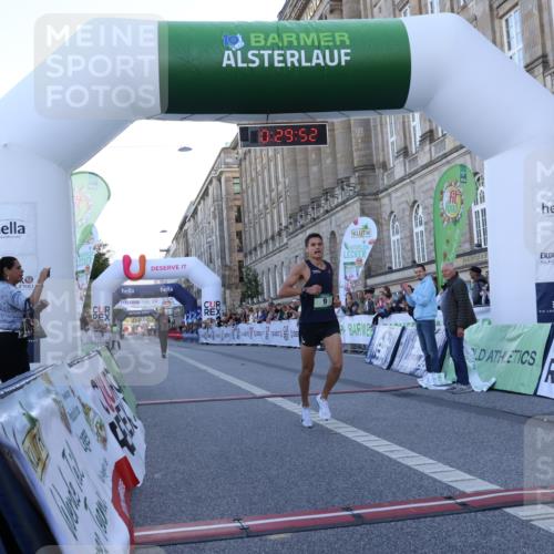 07.09.2025 - BARMER Alsterlauf Strokosch-Dieckow http://msf.ph/oto/8718798 07.09.2025 09:29:50 Ziel 9 meine-sportfotos.de