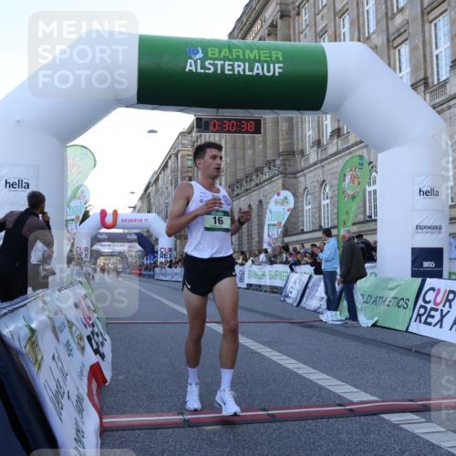 07.09.2025 - BARMER Alsterlauf Strokosch-Dieckow http://msf.ph/oto/8718815 07.09.2025 09:30:36 Ziel 16, 4969 meine-sportfotos.de