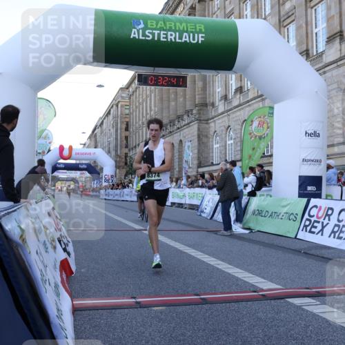07.09.2025 - BARMER Alsterlauf Strokosch-Dieckow http://msf.ph/oto/8718921 07.09.2025 09:32:39 Ziel 8374 meine-sportfotos.de