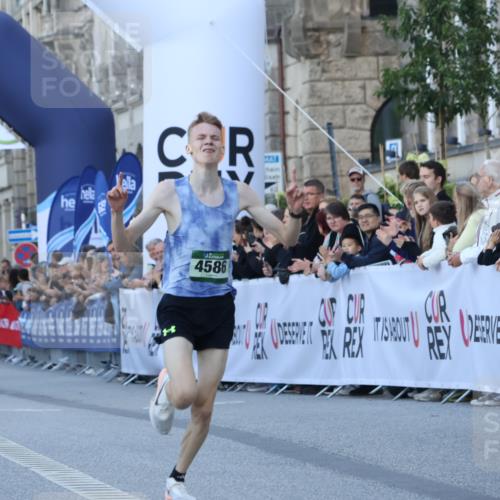 07.09.2025 - BARMER Alsterlauf Strokosch-Dieckow http://msf.ph/oto/8719014 07.09.2025 09:34:35 Ziel 14, 23, 4586 meine-sportfotos.de