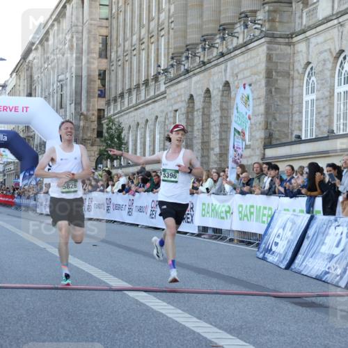 07.09.2025 - BARMER Alsterlauf Strokosch-Dieckow http://msf.ph/oto/8719042 07.09.2025 09:34:45 Ziel 14, 4286, 5396, 5826 meine-sportfotos.de