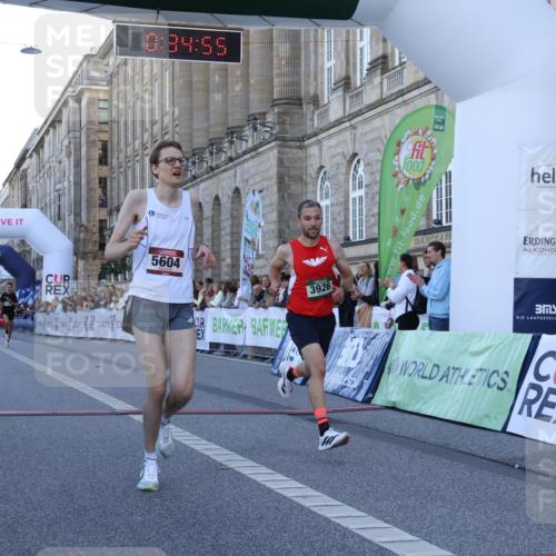 07.09.2025 - BARMER Alsterlauf Strokosch-Dieckow http://msf.ph/oto/8719059 07.09.2025 09:34:53 Ziel 3926, 4138, 4286, 5604, 5641, 8037 meine-sportfotos.de