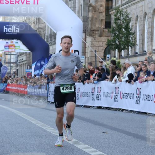 07.09.2025 - BARMER Alsterlauf Strokosch-Dieckow http://msf.ph/oto/8719075 07.09.2025 09:35:00 Ziel 4138, 4288, 5641, 8037 meine-sportfotos.de