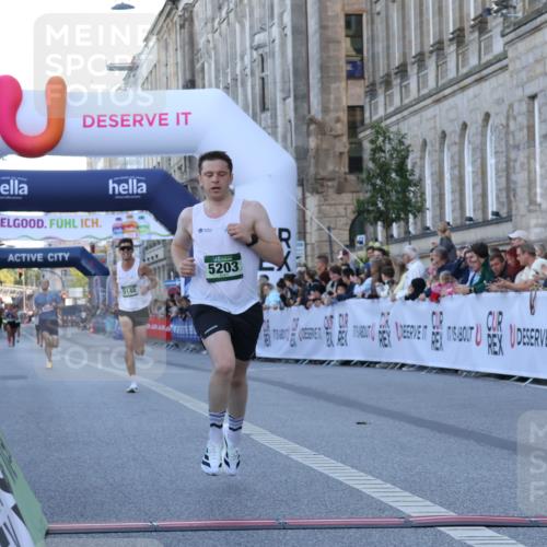 07.09.2025 - BARMER Alsterlauf Strokosch-Dieckow http://msf.ph/oto/8719153 07.09.2025 09:35:52 Ziel 5148, 5203 meine-sportfotos.de