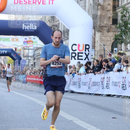 07.09.2025 - BARMER Alsterlauf Strokosch-Dieckow http://msf.ph/oto/8719165 07.09.2025 09:35:58 Ziel 4252, 5148, 5203, 5666 meine-sportfotos.de