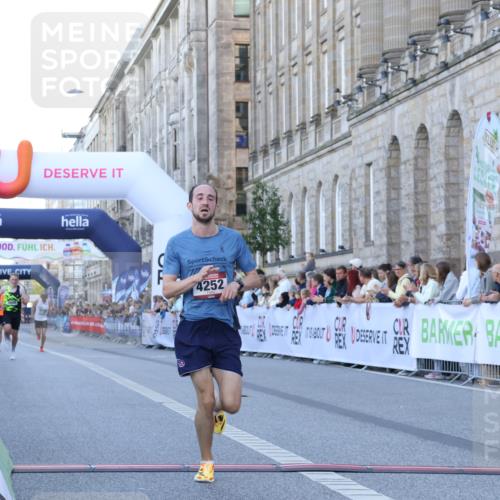 07.09.2025 - BARMER Alsterlauf Strokosch-Dieckow http://msf.ph/oto/8719166 07.09.2025 09:35:59 Ziel 4252, 5148, 5666, 6316 meine-sportfotos.de