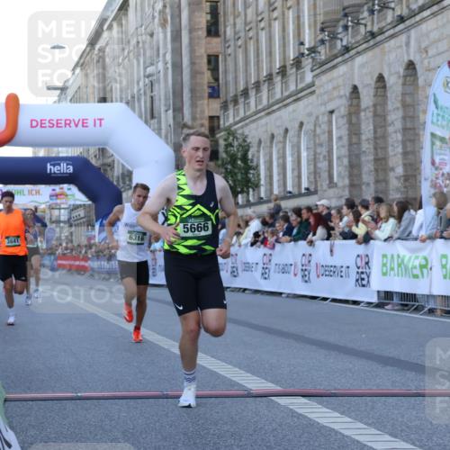 07.09.2025 - BARMER Alsterlauf Strokosch-Dieckow http://msf.ph/oto/8719173 07.09.2025 09:36:04 Ziel 3841, 4252, 5206, 5532, 5666, 6316, 8008 meine-sportfotos.de