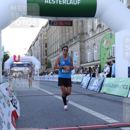 07.09.2025 - BARMER Alsterlauf Strokosch-Dieckow http://msf.ph/oto/8719254 07.09.2025 09:36:42 Ziel 2529, 2779, 5660 meine-sportfotos.de