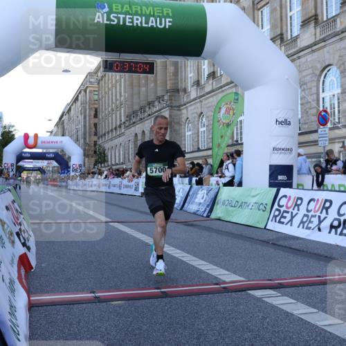 07.09.2025 - BARMER Alsterlauf Strokosch-Dieckow http://msf.ph/oto/8719285 07.09.2025 09:37:02 Ziel 3418, 5046, 5066, 5700 meine-sportfotos.de