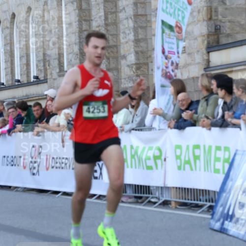 07.09.2025 - BARMER Alsterlauf Strokosch-Dieckow http://msf.ph/oto/8719306 07.09.2025 09:37:20 Ziel 3271, 4253, 5370, 5374, 6068, 8314 meine-sportfotos.de