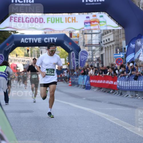 07.09.2025 - BARMER Alsterlauf Strokosch-Dieckow http://msf.ph/oto/8719372 07.09.2025 09:38:06 Ziel 2704, 3118, 3754 meine-sportfotos.de