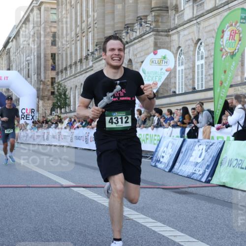 07.09.2025 - BARMER Alsterlauf Strokosch-Dieckow http://msf.ph/oto/8719421 07.09.2025 09:38:33 Ziel 2663, 4312, 4585, 4595, 5157, 6024 meine-sportfotos.de