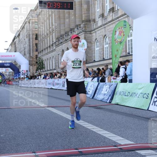 07.09.2025 - BARMER Alsterlauf Strokosch-Dieckow http://msf.ph/oto/8719507 07.09.2025 09:39:09 Ziel 2238, 4040, 5749, 8218 meine-sportfotos.de