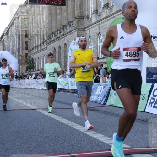 07.09.2025 - BARMER Alsterlauf Strokosch-Dieckow http://msf.ph/oto/8719554 07.09.2025 09:39:28 Ziel 2083, 3124, 3380, 3670, 4526, 4627, 4676, 4695, 5790, 5964, 5965, 5995, 6172, 6308, 8343 meine-sportfotos.de