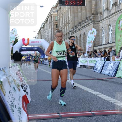 07.09.2025 - BARMER Alsterlauf Strokosch-Dieckow http://msf.ph/oto/8719563 07.09.2025 09:39:31 Ziel 2083, 3633, 3670, 4676, 4695, 5790, 5964, 5965, 6209, 6308 meine-sportfotos.de