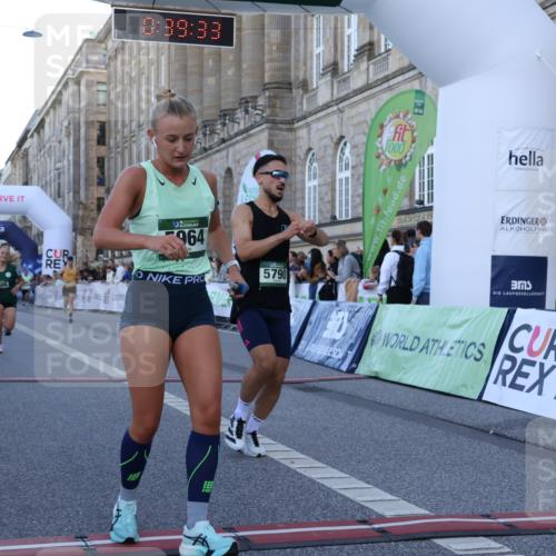 07.09.2025 - BARMER Alsterlauf Strokosch-Dieckow http://msf.ph/oto/8719564 07.09.2025 09:39:31 Ziel 2083, 3633, 3670, 4676, 4695, 5790, 5964, 5965, 6209, 6308 meine-sportfotos.de