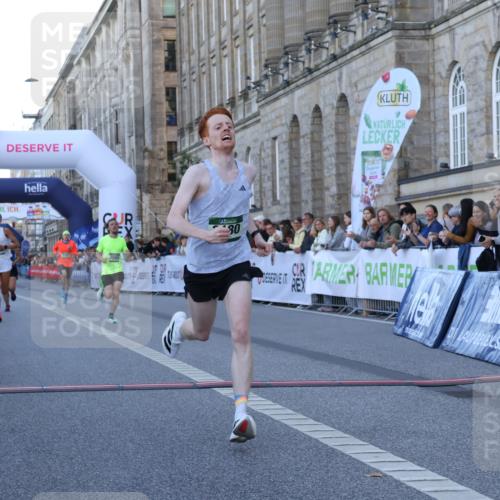 07.09.2025 - BARMER Alsterlauf Strokosch-Dieckow http://msf.ph/oto/8719629 07.09.2025 09:39:58 Ziel 2566, 2964, 3180, 3639, 3753, 4192, 5436, 5440 meine-sportfotos.de