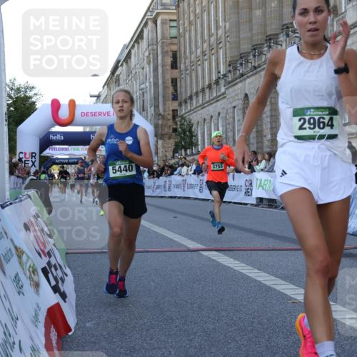 07.09.2025 - BARMER Alsterlauf Strokosch-Dieckow http://msf.ph/oto/8719637 07.09.2025 09:40:02 Ziel 2401, 2566, 2964, 3180, 3701, 3753, 5436, 5440 meine-sportfotos.de