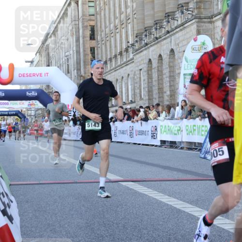 07.09.2025 - BARMER Alsterlauf Strokosch-Dieckow http://msf.ph/oto/8719772 07.09.2025 09:40:59 Ziel 2017, 3296, 3673, 3979, 4005, 5143, 5525, 5635 meine-sportfotos.de