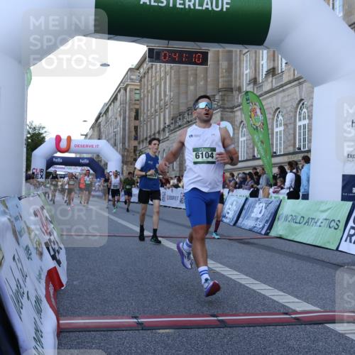 07.09.2025 - BARMER Alsterlauf Strokosch-Dieckow http://msf.ph/oto/8719788 07.09.2025 09:41:08 Ziel 2583, 2677, 4305, 4307, 4498, 5210, 5392, 5528, 6104, 6307, 8424, 8435, 8455 meine-sportfotos.de